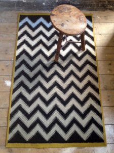 Zig Zagger' in green tea 4t x 6ft.